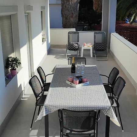 Apartman Emily, 6 Plus 2 Guests, Newly Refurbished Pula Bagian luar foto
