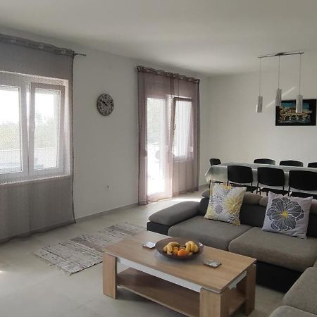 Apartman Emily, 6 Plus 2 Guests, Newly Refurbished Pula Bagian luar foto