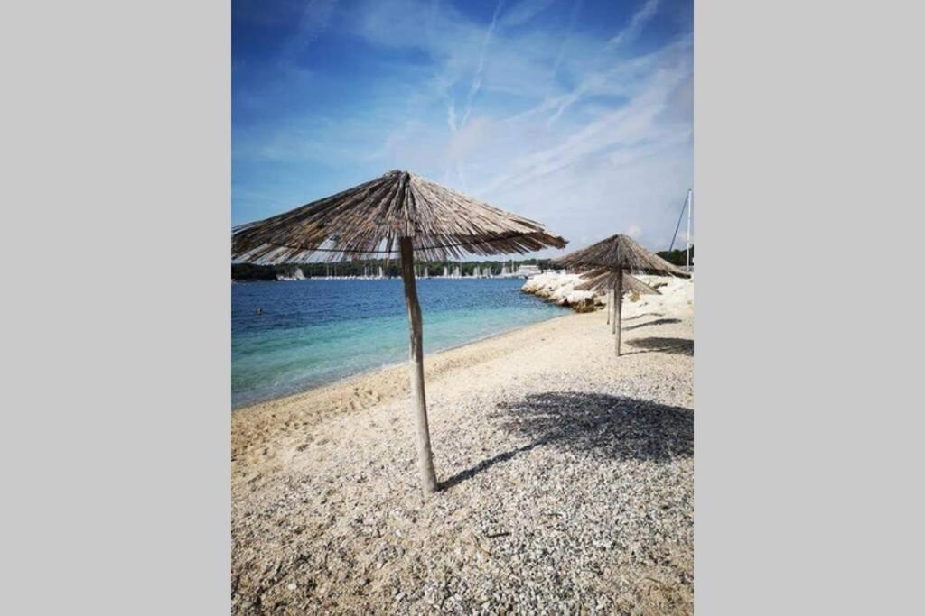 Apartman Emily, 6 Plus 2 Guests, Newly Refurbished Pula Bagian luar foto
