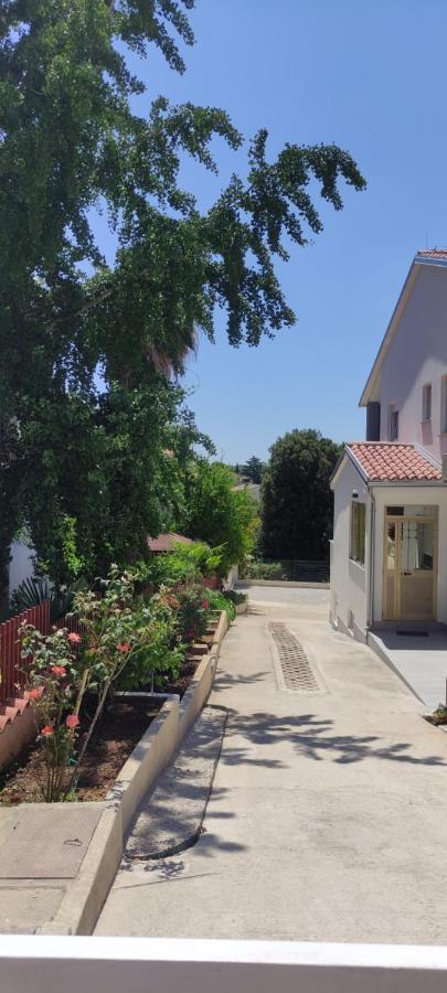 Apartman Emily, 6 Plus 2 Guests, Newly Refurbished Pula Bagian luar foto